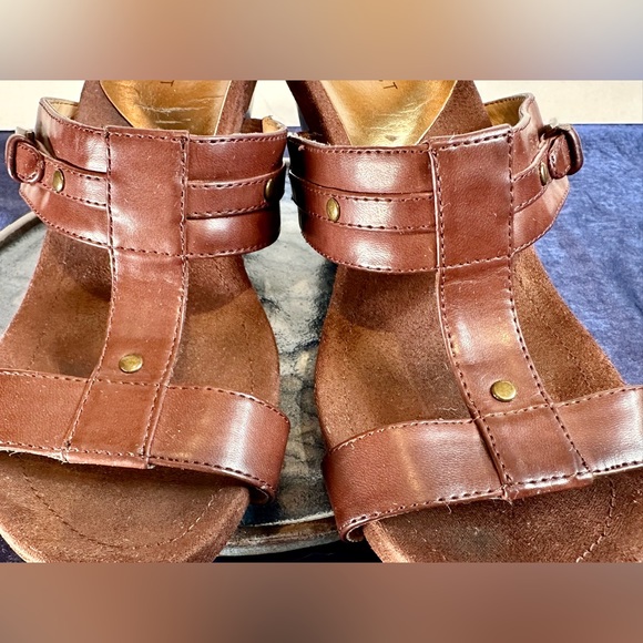 NINE WEST - Women’s Slip-on Wedge Sandler Sz 7.5 - BROWN - Picture 8 of 15